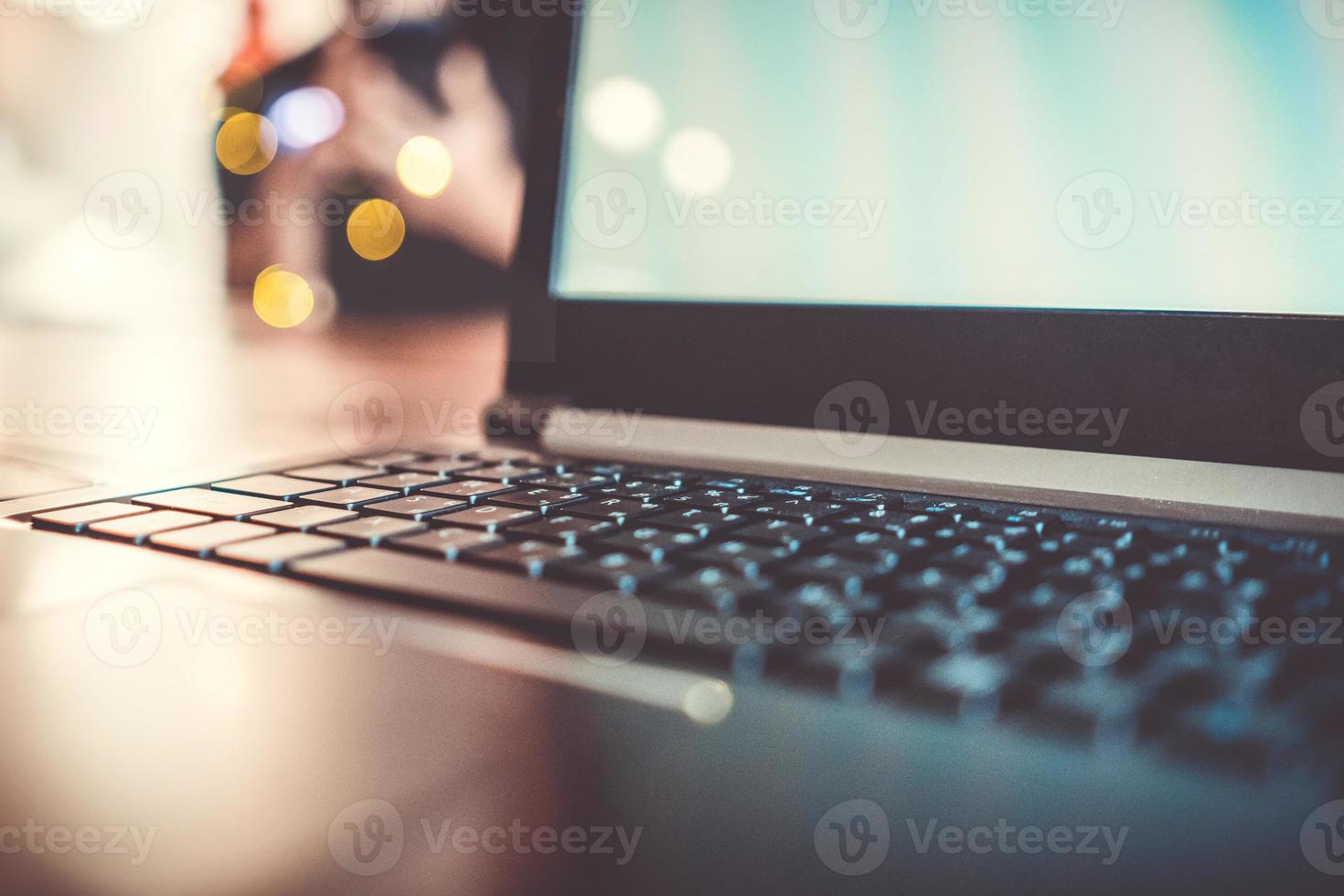 Technologie Geräte Laptop zum Arbeiten oder Studieren verbinden Kommunikationsgeschäft foto