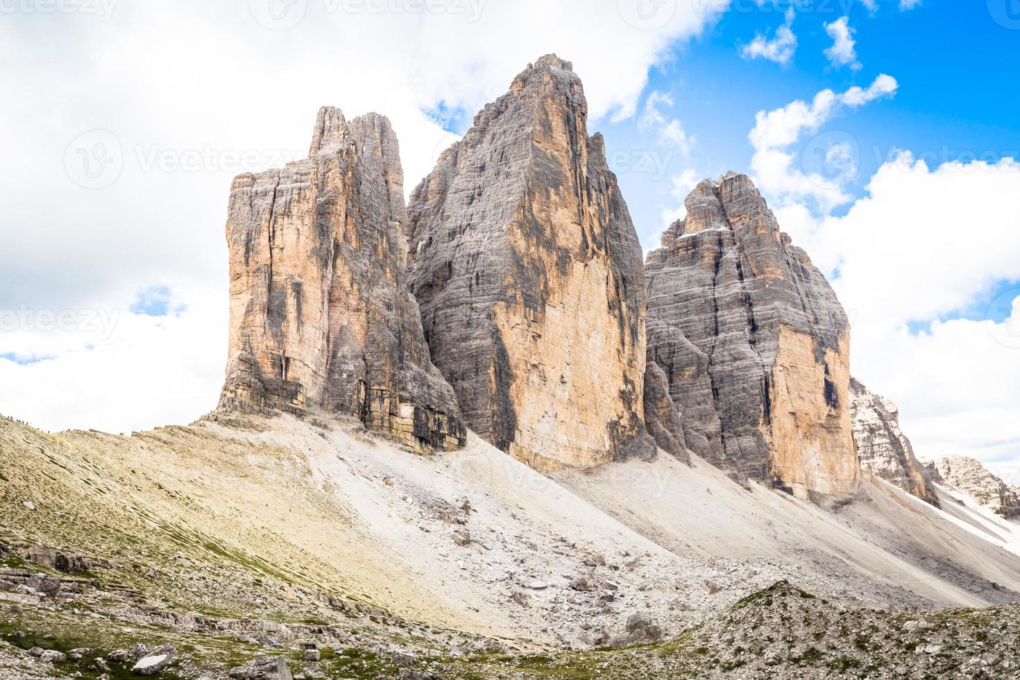 Wahrzeichen der Dolomiten - Tre Cime di Lavaredo foto