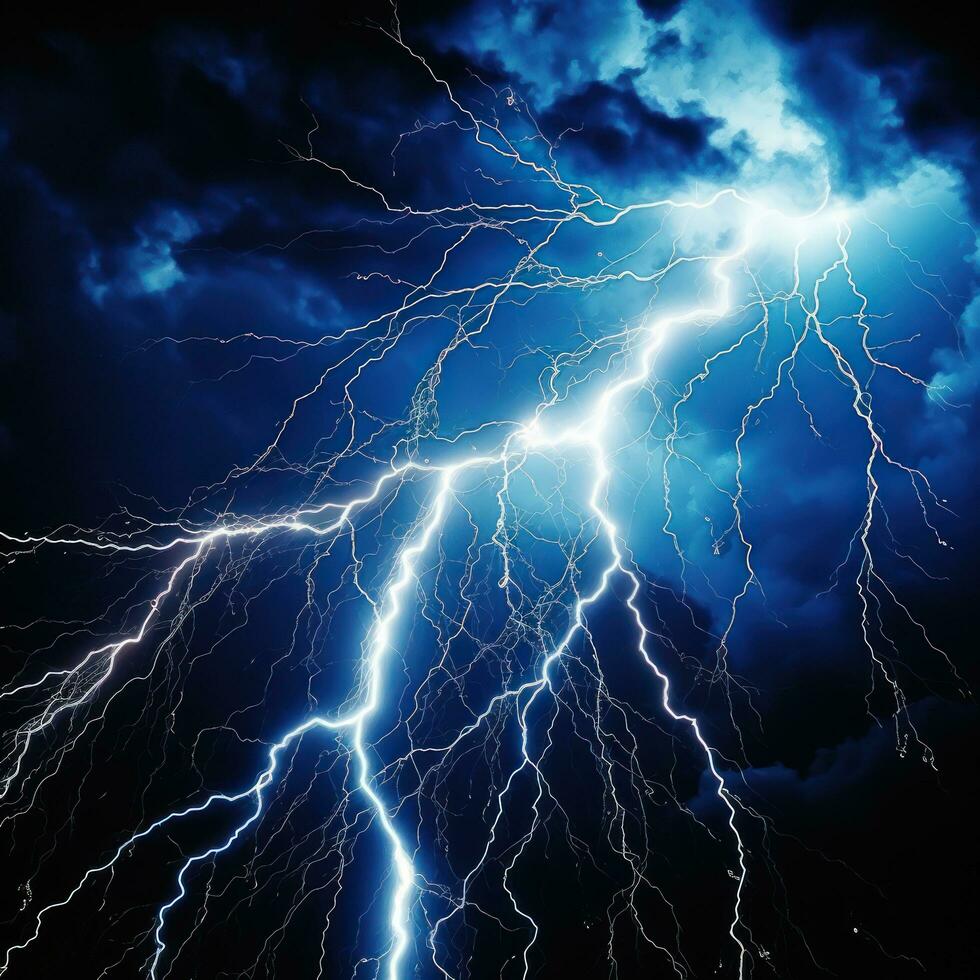 Elektrizität Gebühren das Himmel mit Blitz und Donner auf ein dunkel Nacht foto