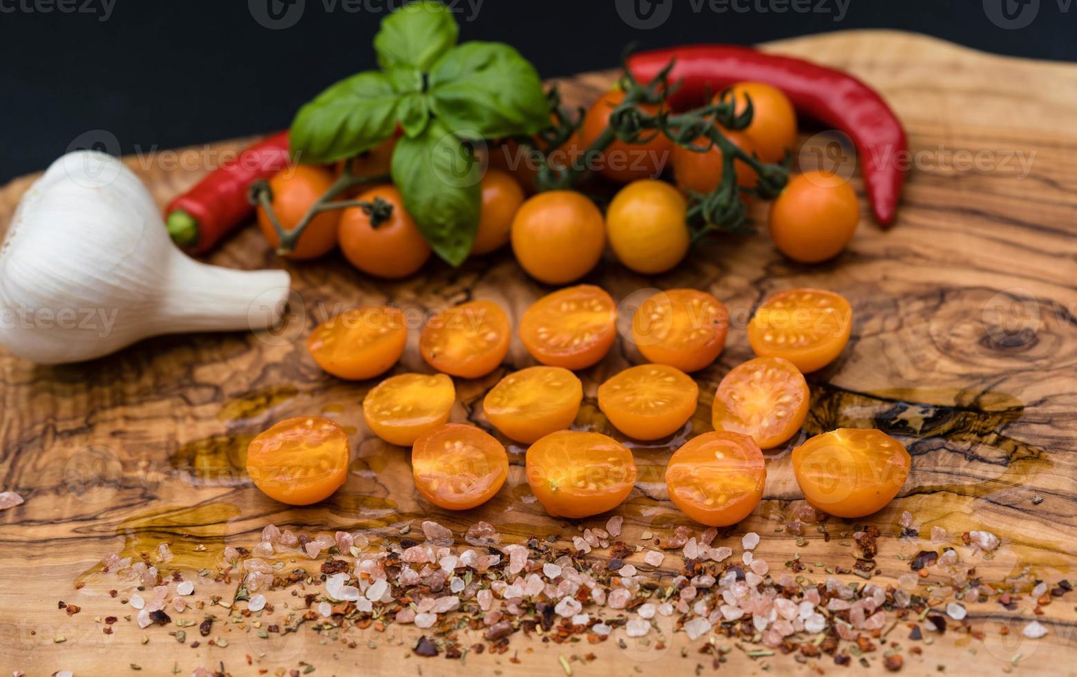 Orangencocktailtomaten Solanum lycopersicum foto