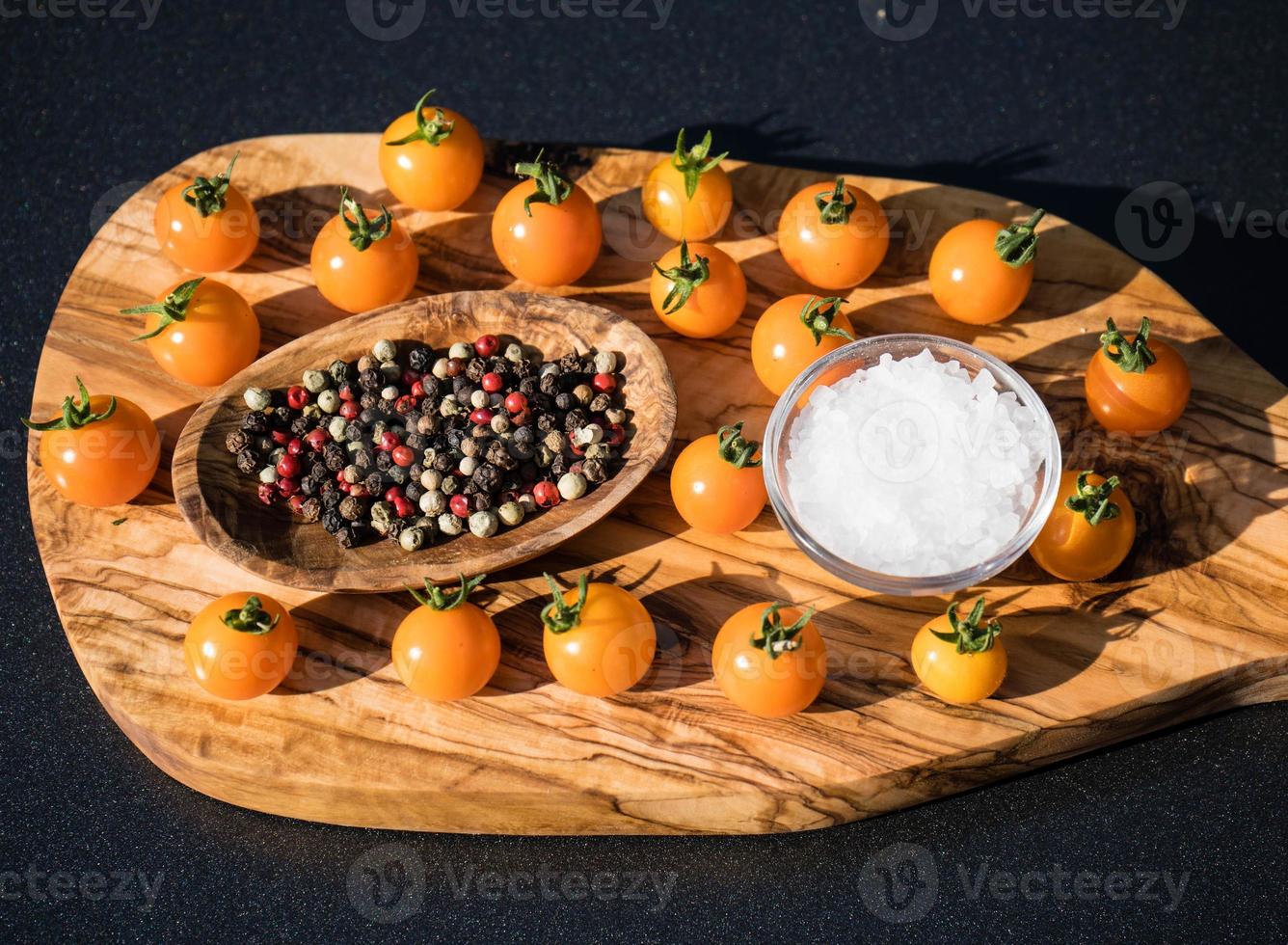 Orangencocktailtomaten Solanum lycopersicum foto