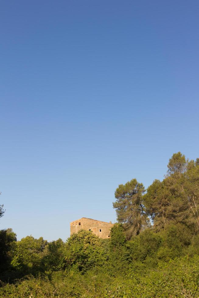 Torre del Bisbe, Bauernhaus in den Bergen von collcerola foto