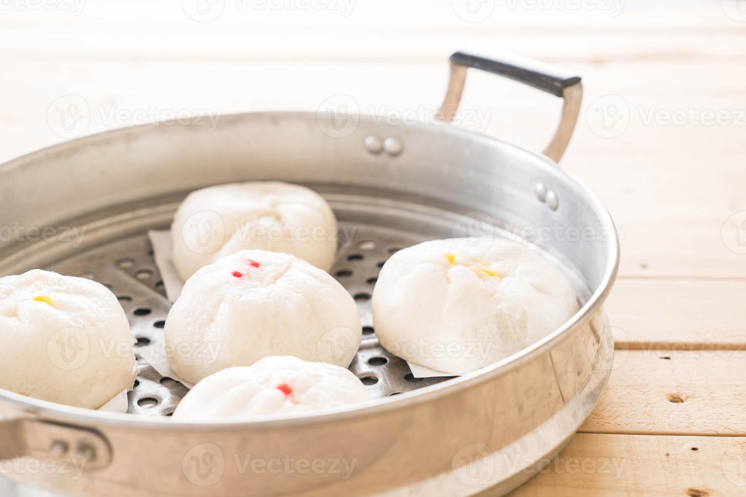 gedämpfter Knödel oder chinesisches Brötchen foto