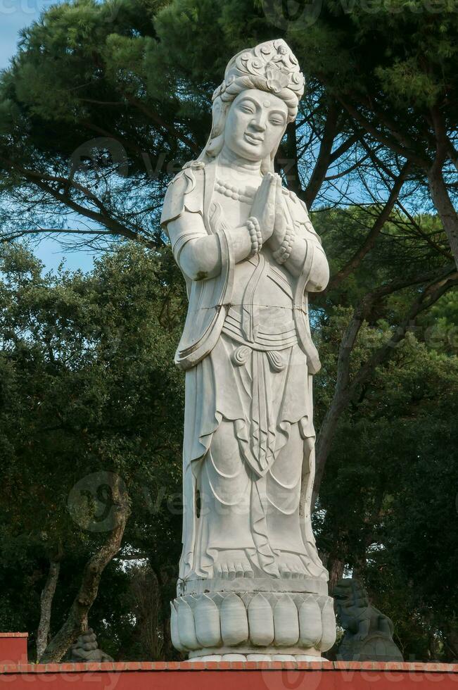 Statue im Budha Eden Park, im Portugal foto