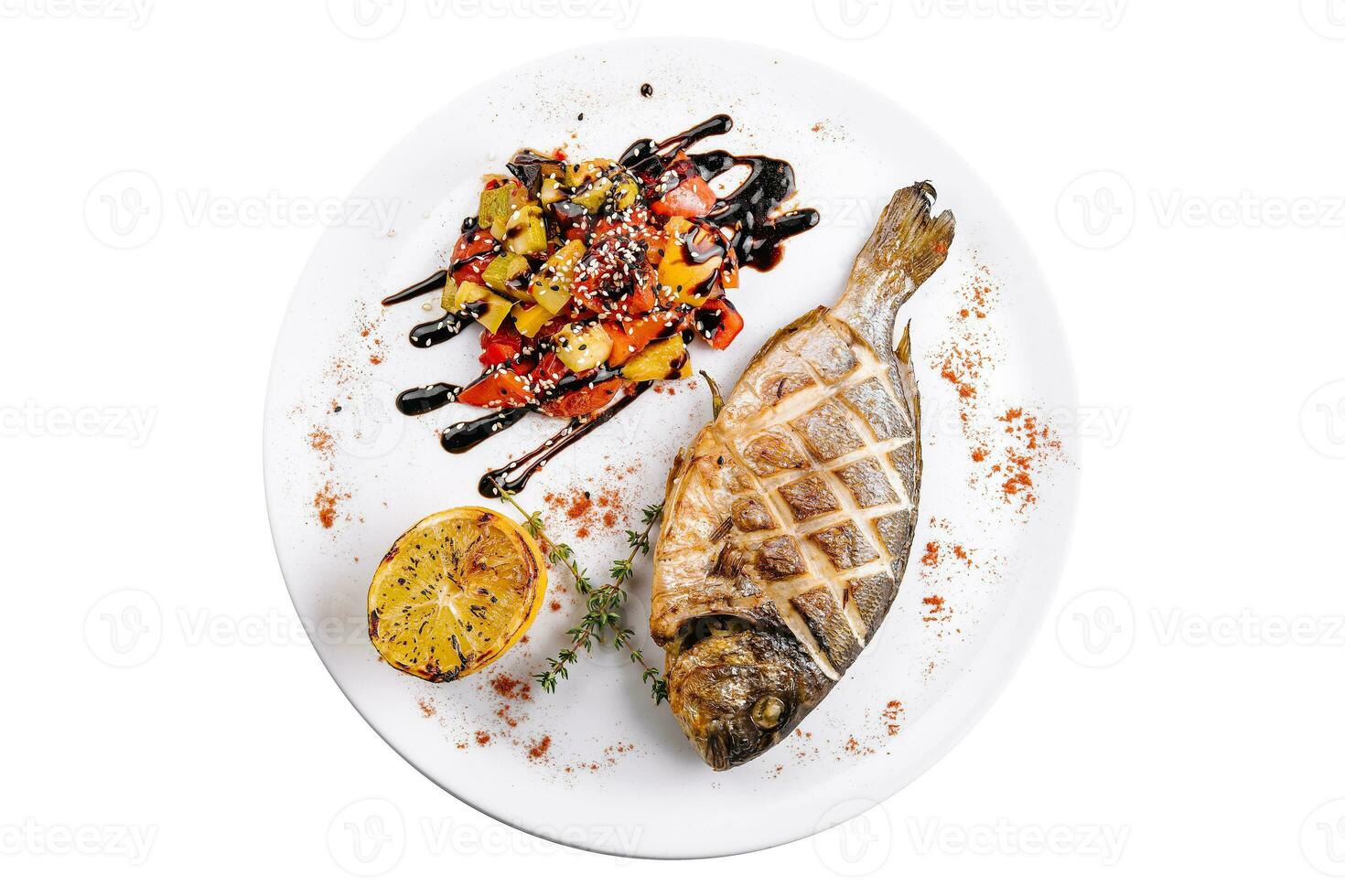 gegrillt Dorado Fisch mit gebacken Gemüse foto