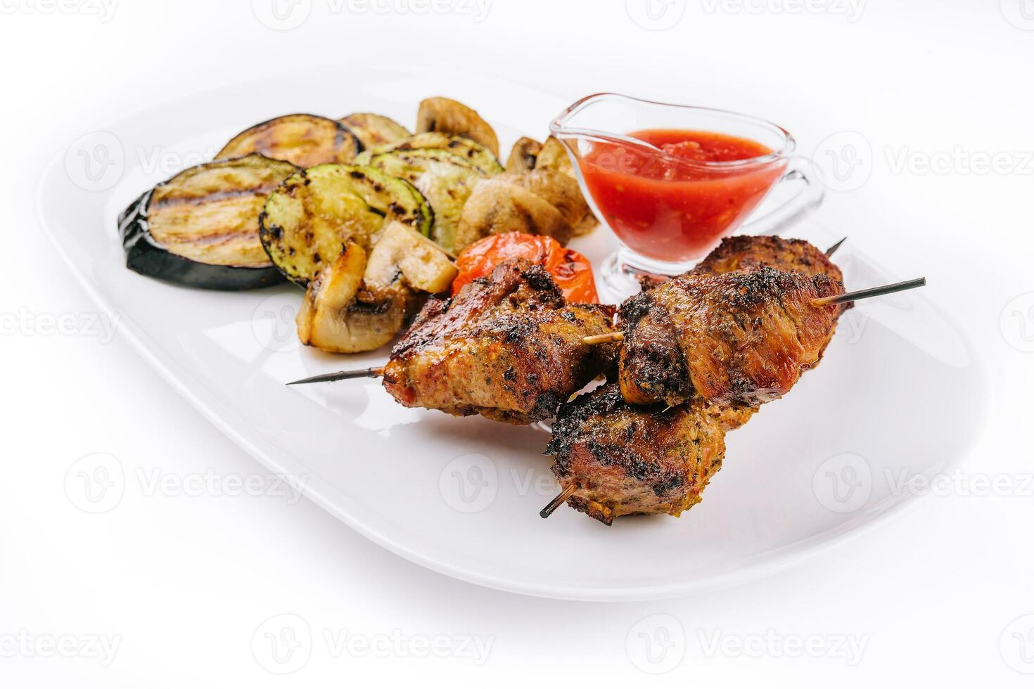 Hähnchen Kebabs mit Gemüse und Pilze foto