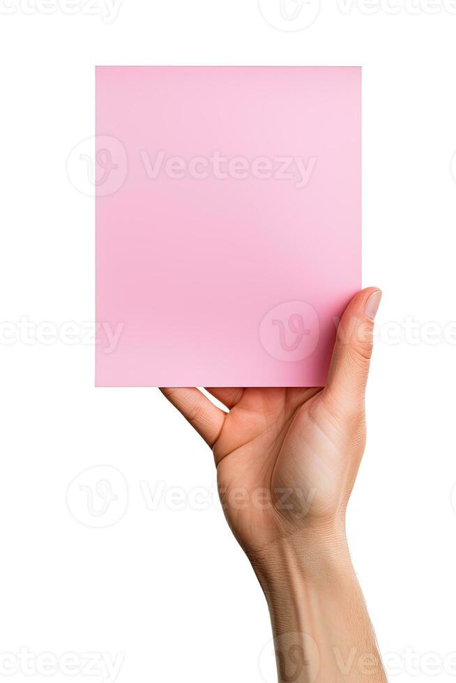 ein Mensch Hand halten ein leer Blatt von Rosa Papier oder Karte isoliert auf ein Weiß Hintergrund. ai generiert foto