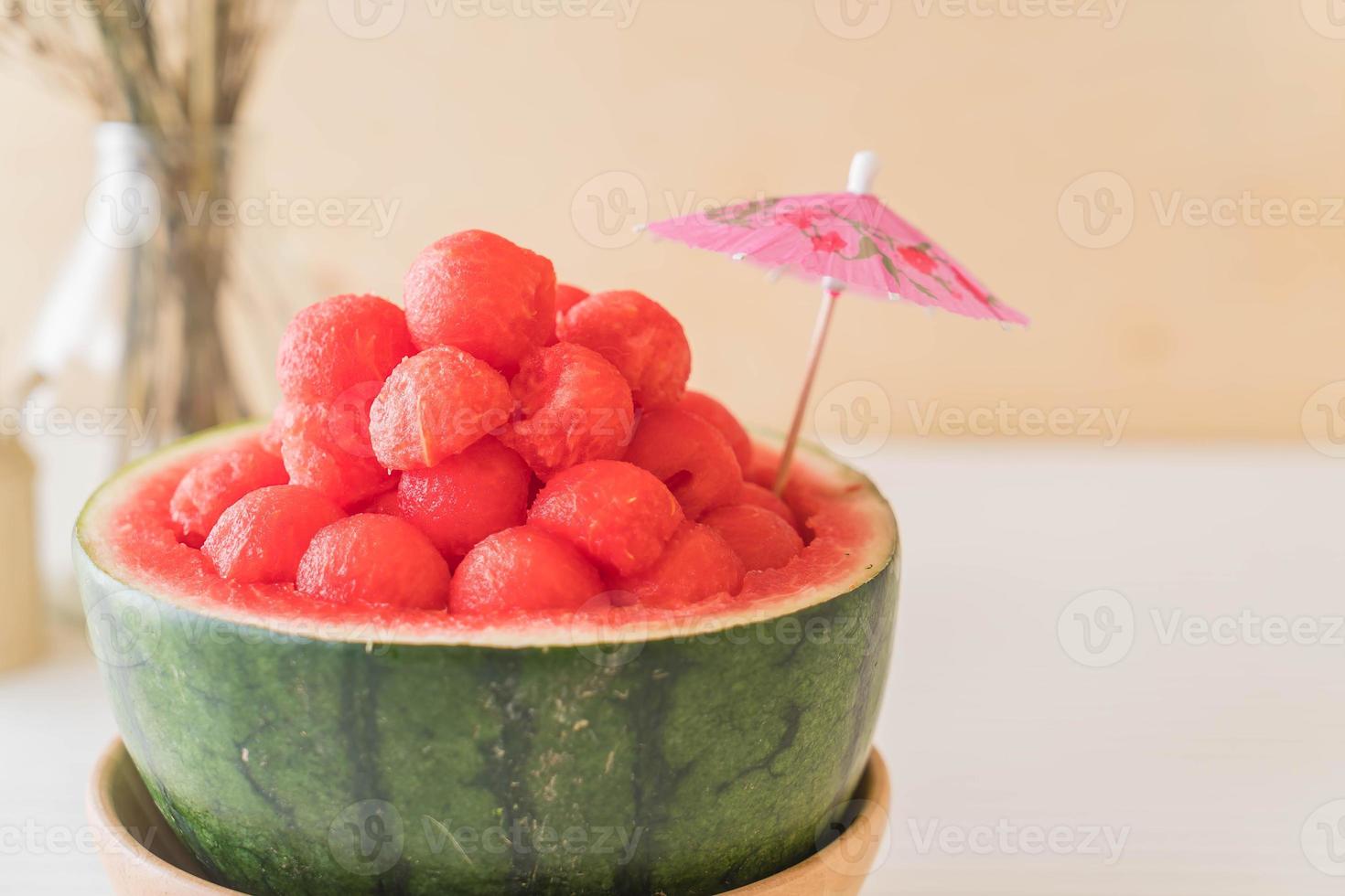 frische Wassermelone auf dem Tisch foto