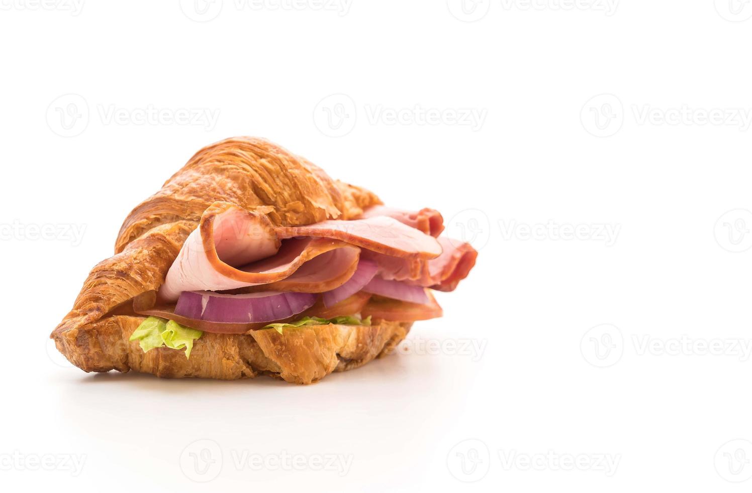 Croissant Sandwich Schinken auf weißem Hintergrund foto