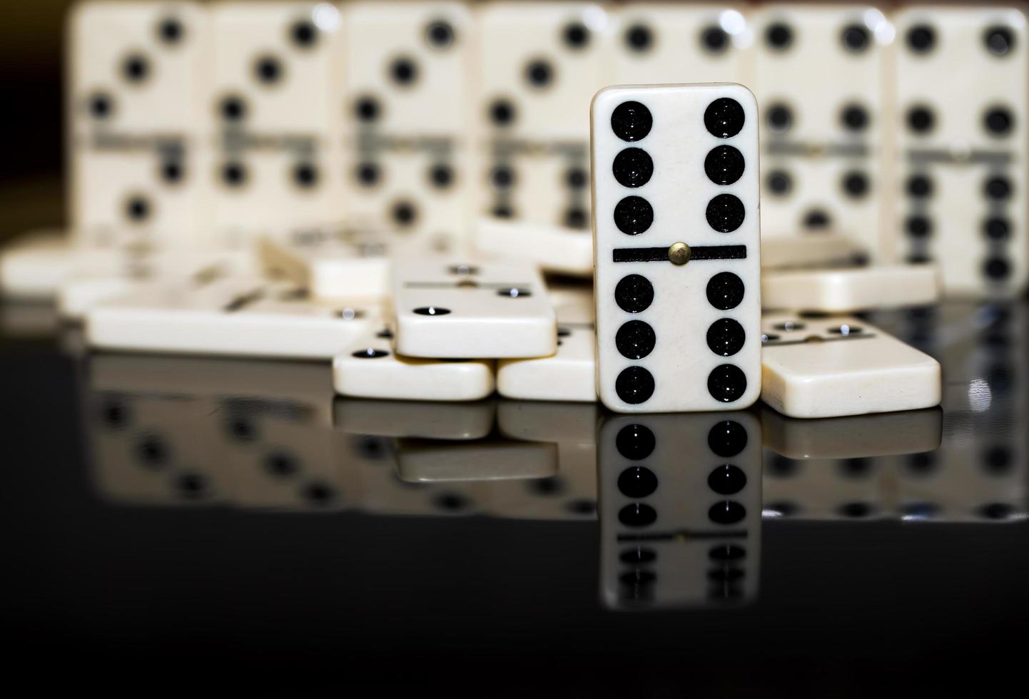 Steine für das Domino-Strategiespiel foto
