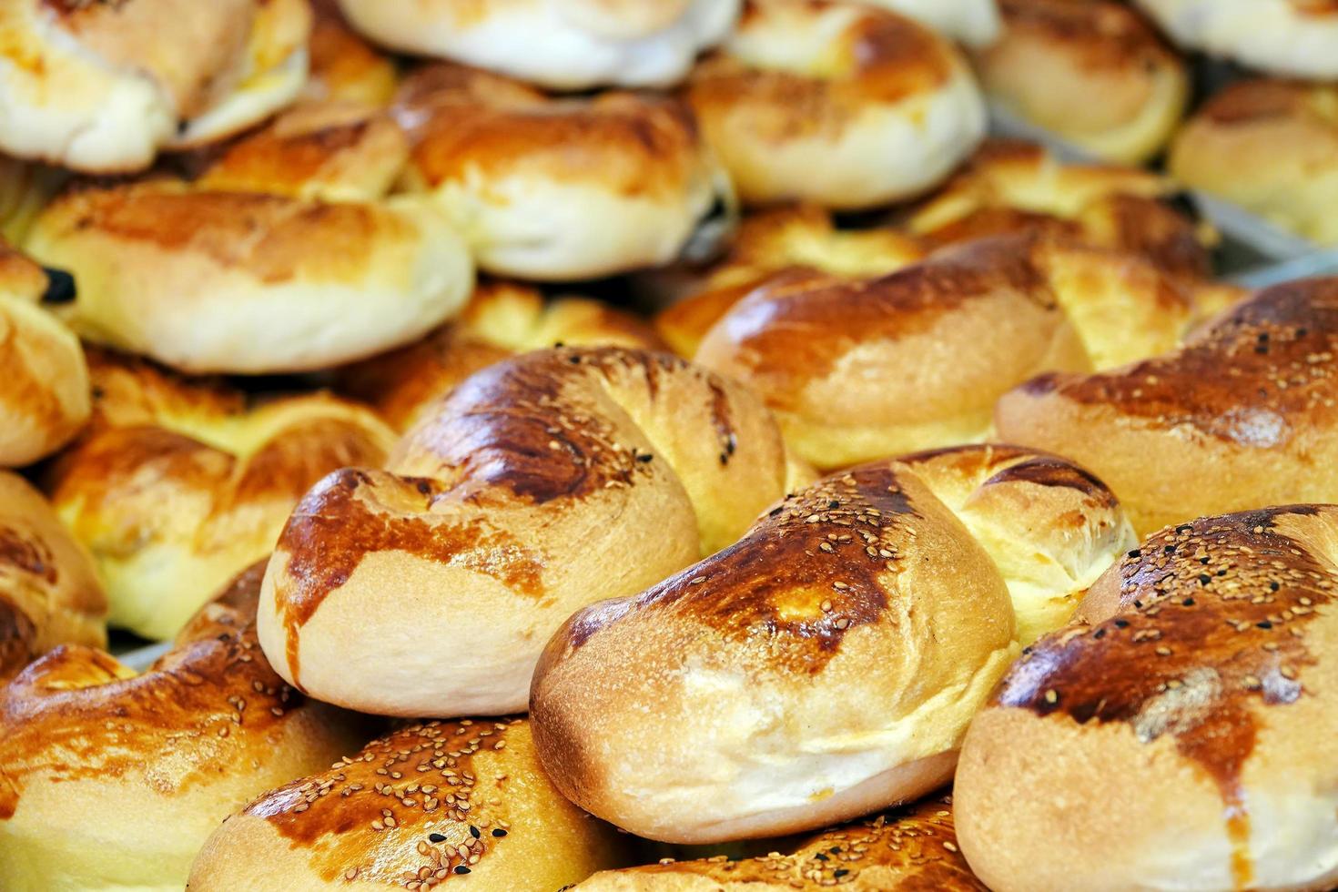 leckeres herzhaftes Gebäck zum Frühstück foto