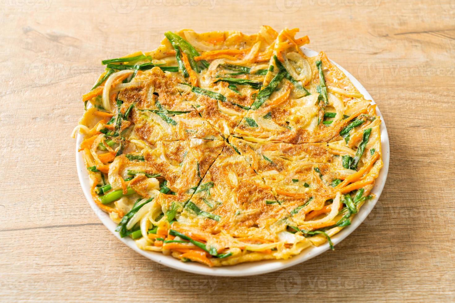 Pajeon oder koreanischer Pfannkuchen oder koreanische Pizza foto