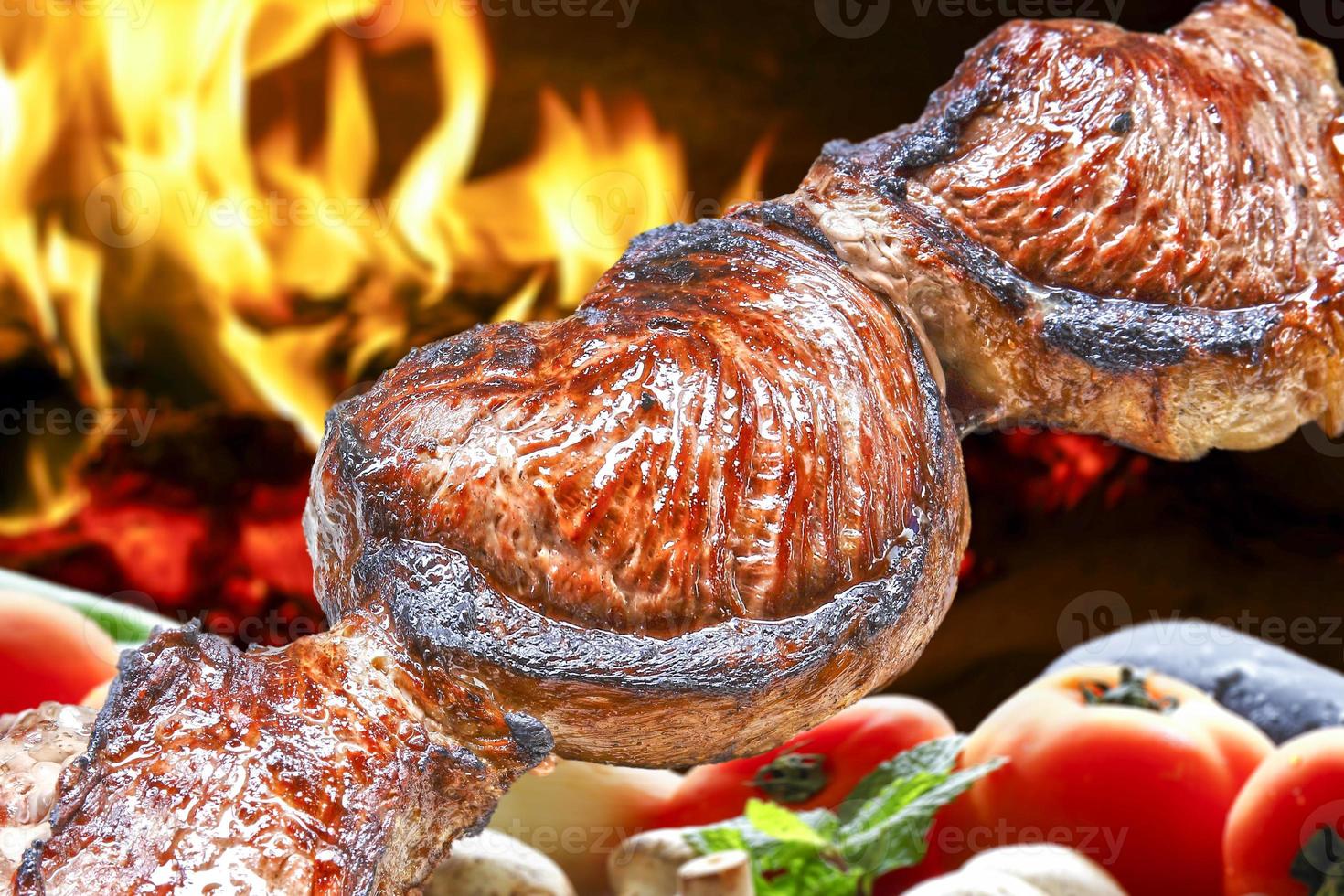 Steak-Rotisserie im Steakhouse, geschnittener Picanha, Picanha foto