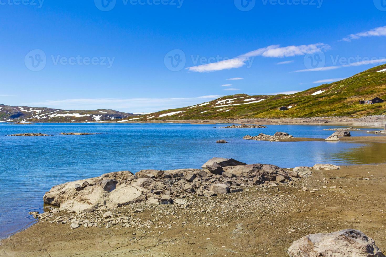 Vavatn Seepanorama Landschaft Felsbrocken Berge Hemsedal Norwegen. foto