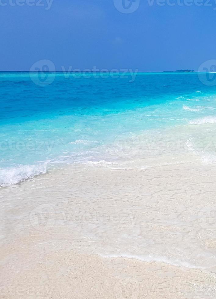 der indische ozean bei madivaru und finolhu beim rasdhoo atoll, malediven foto