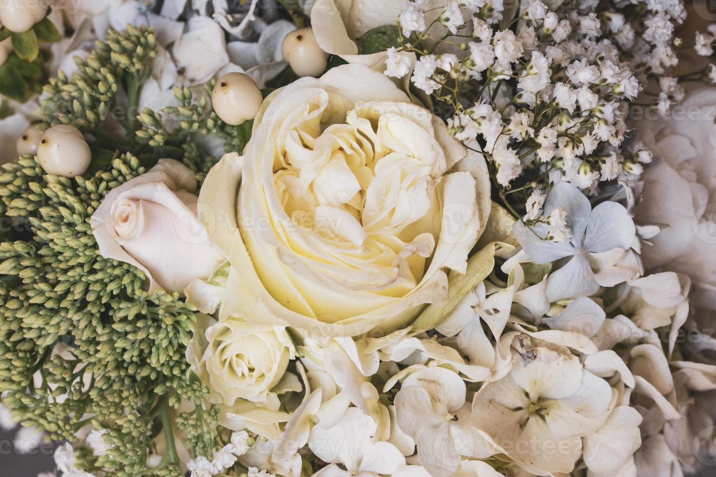 Strauß Rosen und Blumen für eine Hochzeit verwendet foto