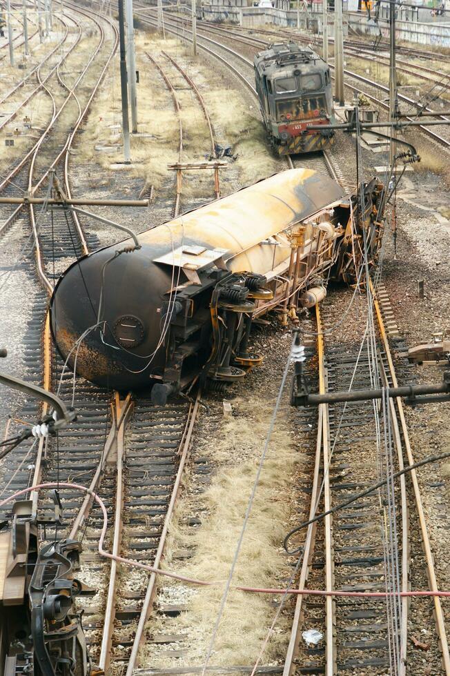 das Eisenbahn Unfall beim das viareggio Bahnhof foto