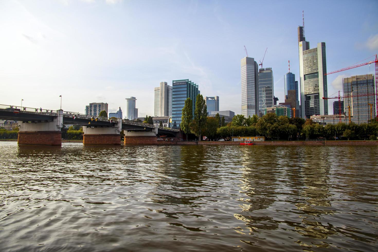 riesiges Geschäftshochhaus foto