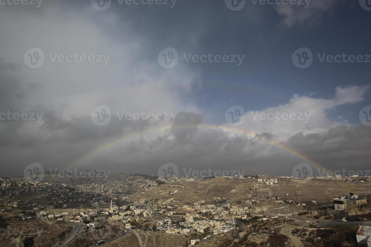 Regenbogen mit Blick auf die Altstadt von Jerusalem foto