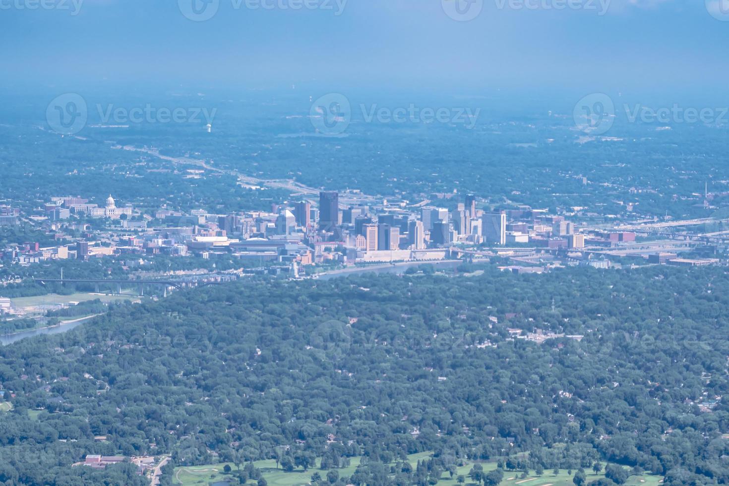Luftaufnahme der amerikanischen Großstadt Minneapolis Minnesota foto