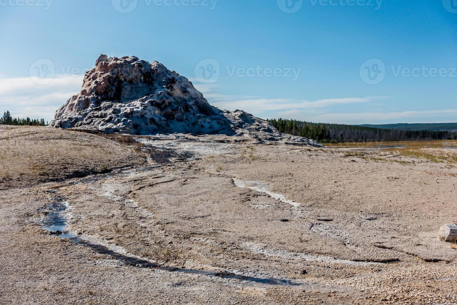 Ausbruch des alten treuen Geysirs im Yellowstone National Park foto