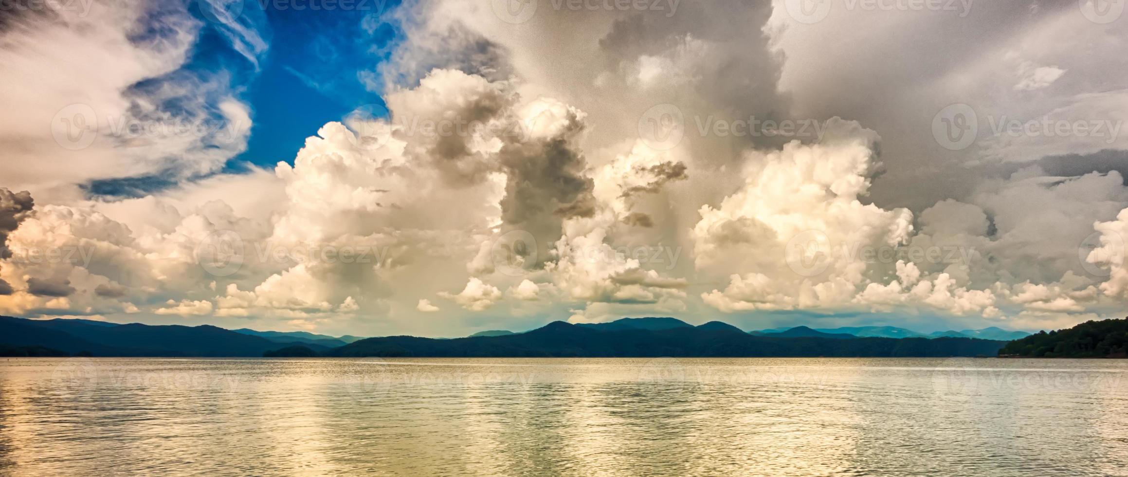 schöne Landschaftsszenen am See Jocassee South Carolina south foto