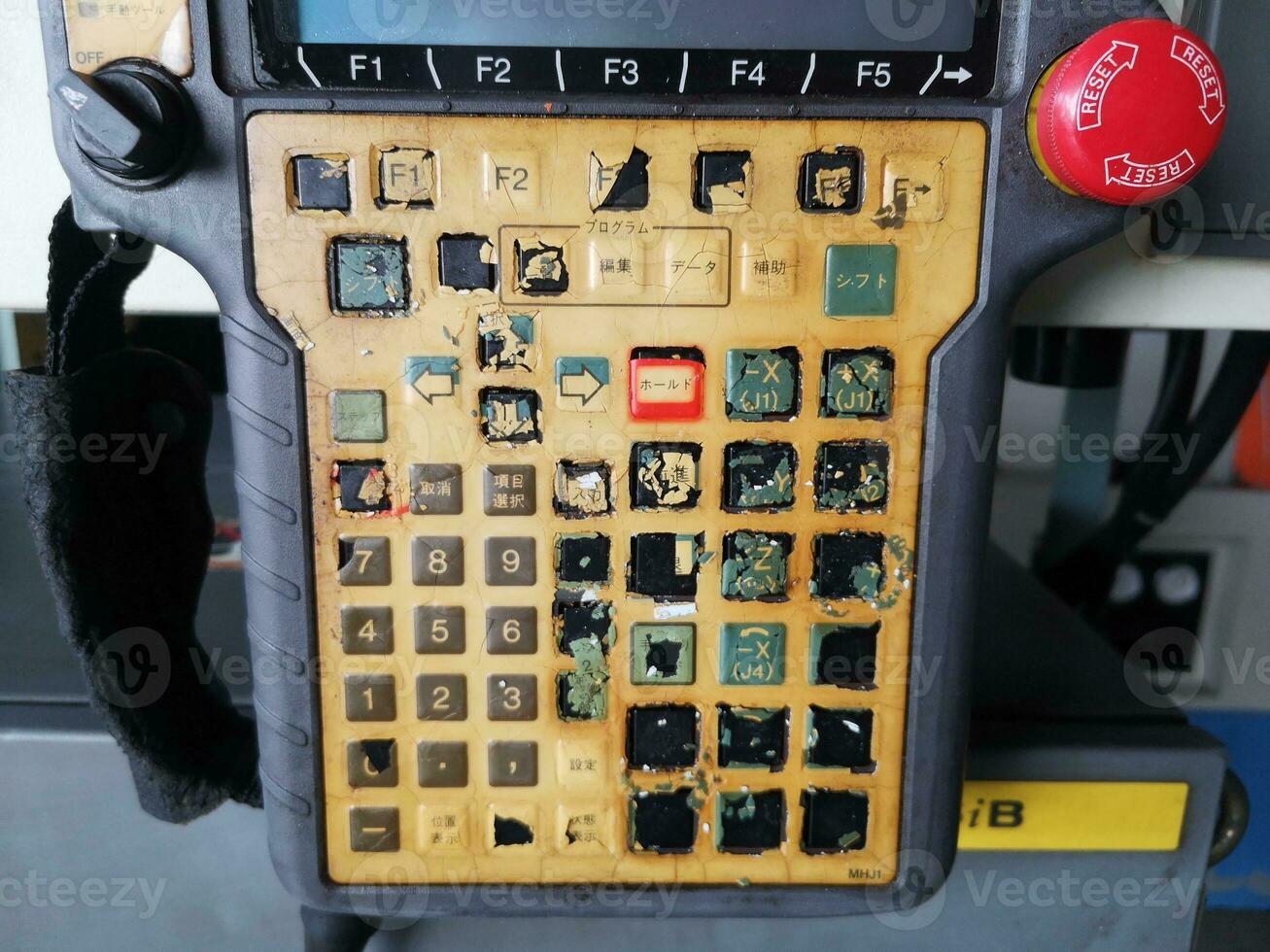 Steuerung Panel von das alt Maschine. Instrumententafel Kontrolle. foto