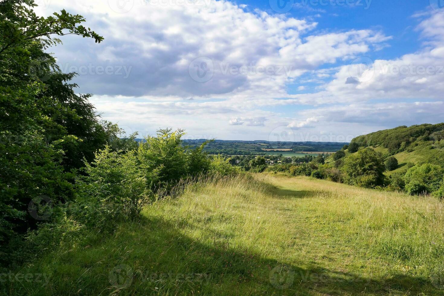 die meisten schön britisch Landschaft Landschaft beim Spitzer Klöppel Senke von England Luton, Vereinigtes Königreich. Bild war gefangen auf Juni 24., 2023 foto