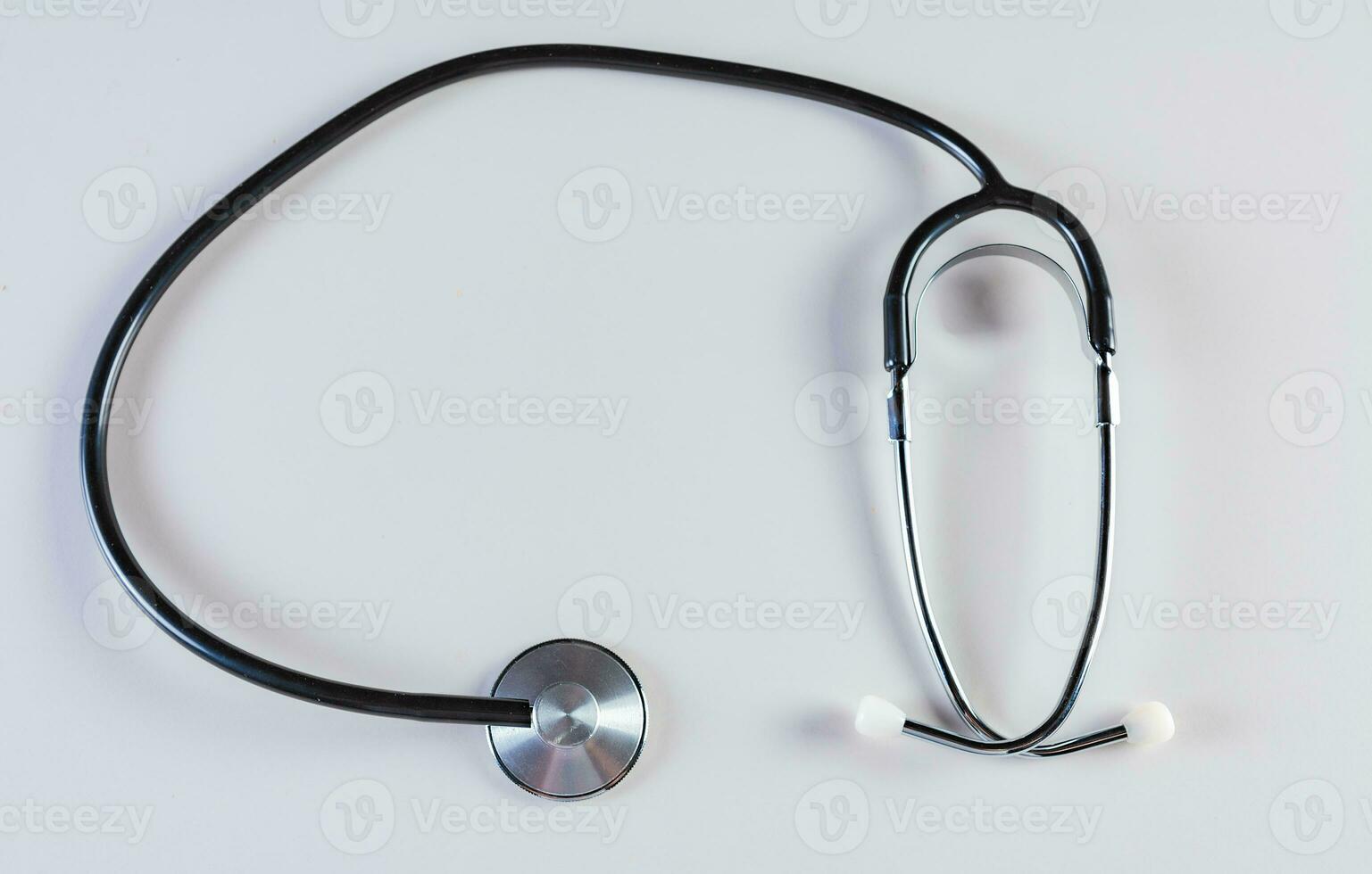 Stethoskop auf isoliert Hintergrund. medizinisch Stethoskop oben Aussicht isoliert foto