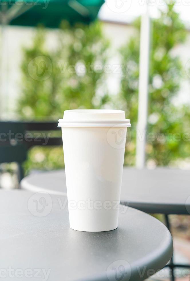 heiße Kaffeetasse im Café foto