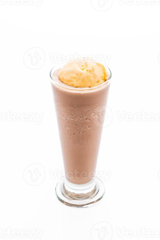 Schokoladenfrappe mit Vanilleeis obendrauf foto