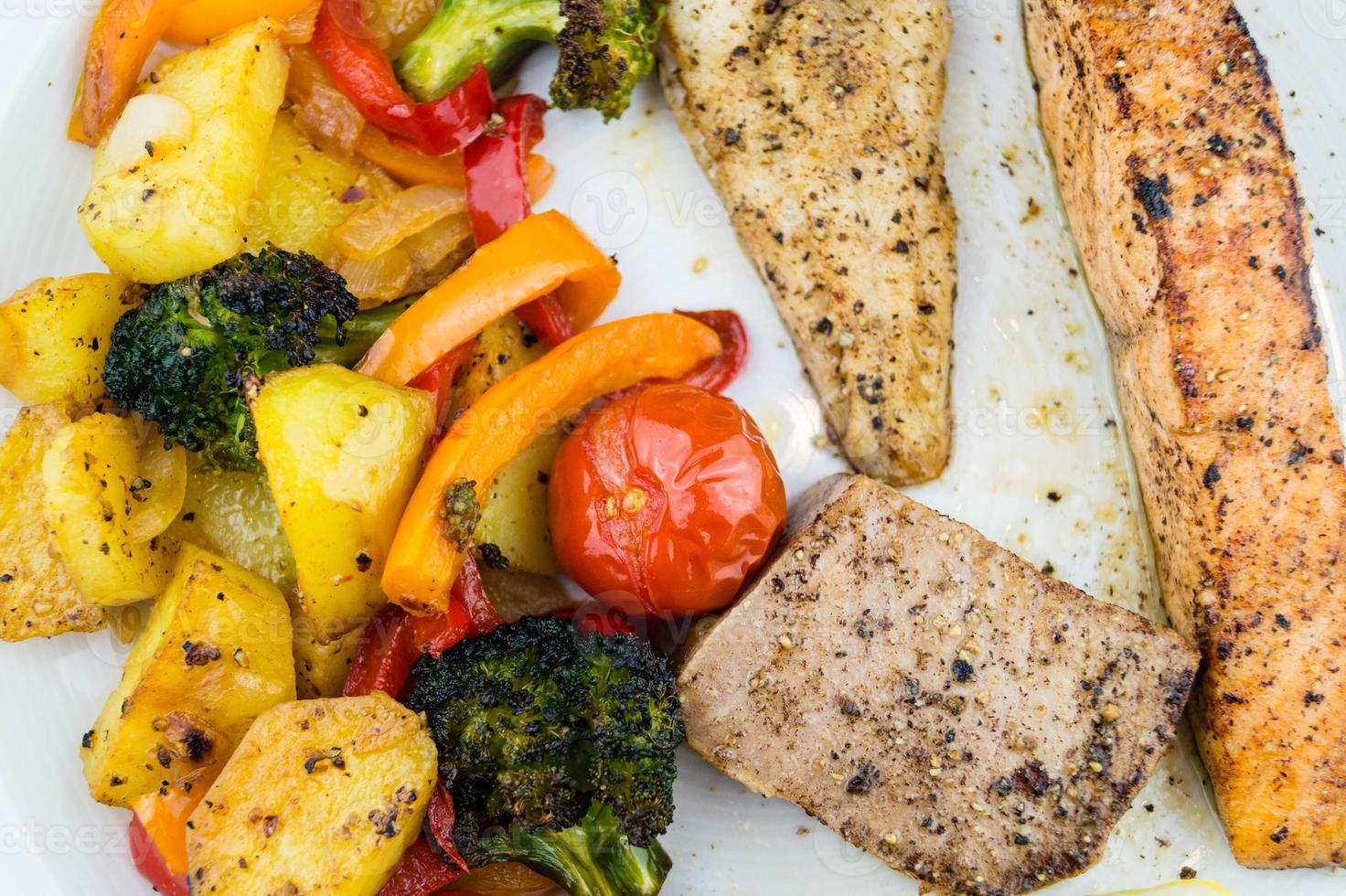 Thunfisch-Lachs- und Zanderfilet foto