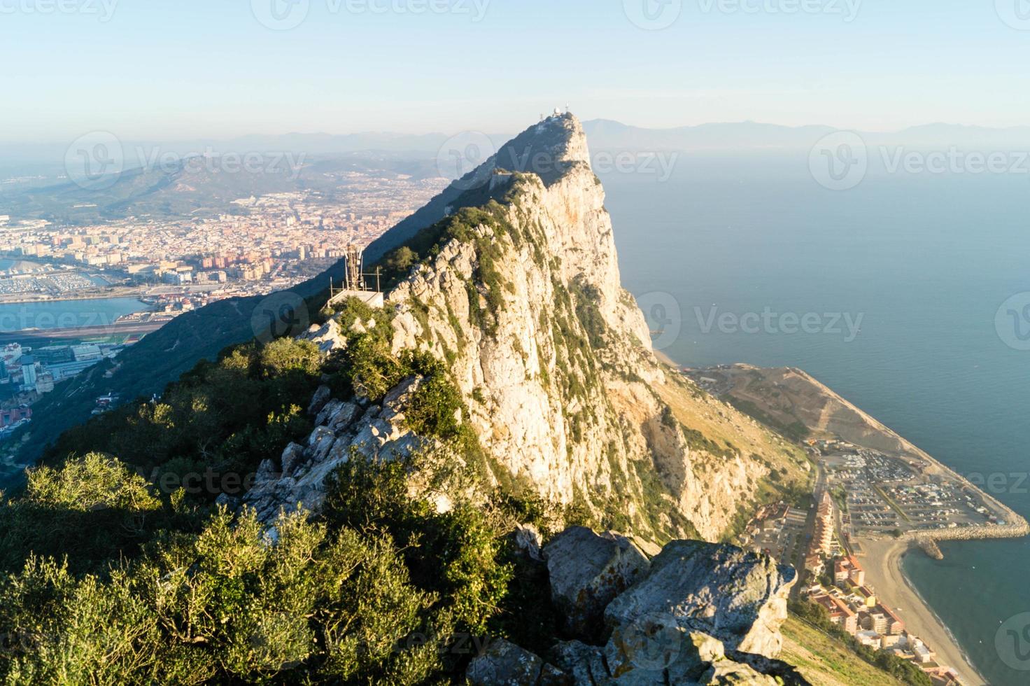 Gibraltar der Affenfelsen im Mittelmeer foto