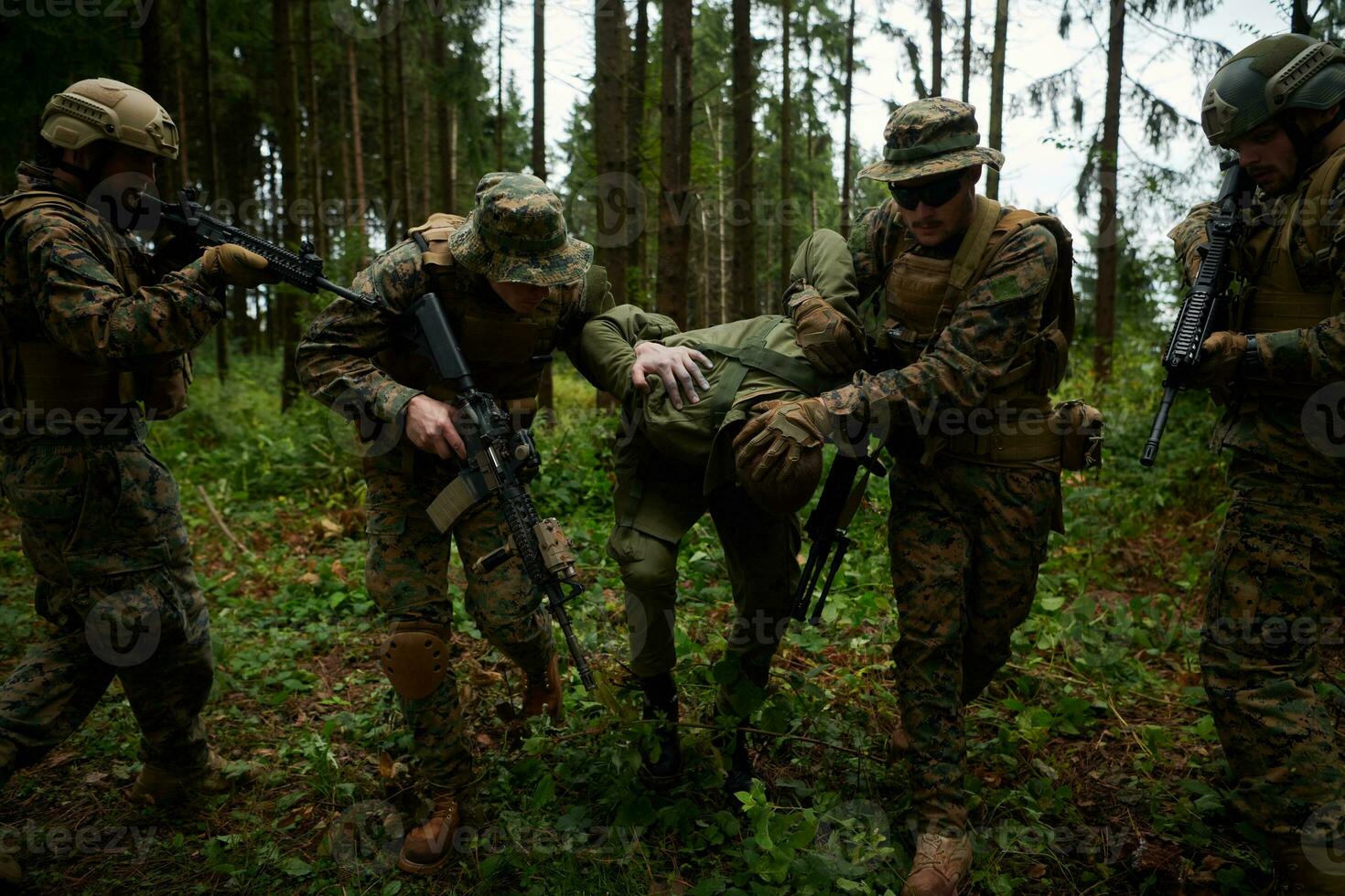 Marinesoldaten nehmen Terroristen lebendig gefangen foto