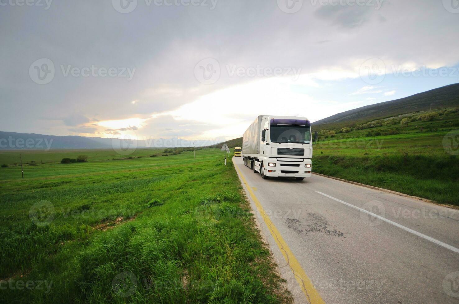 LKW unterwegs foto