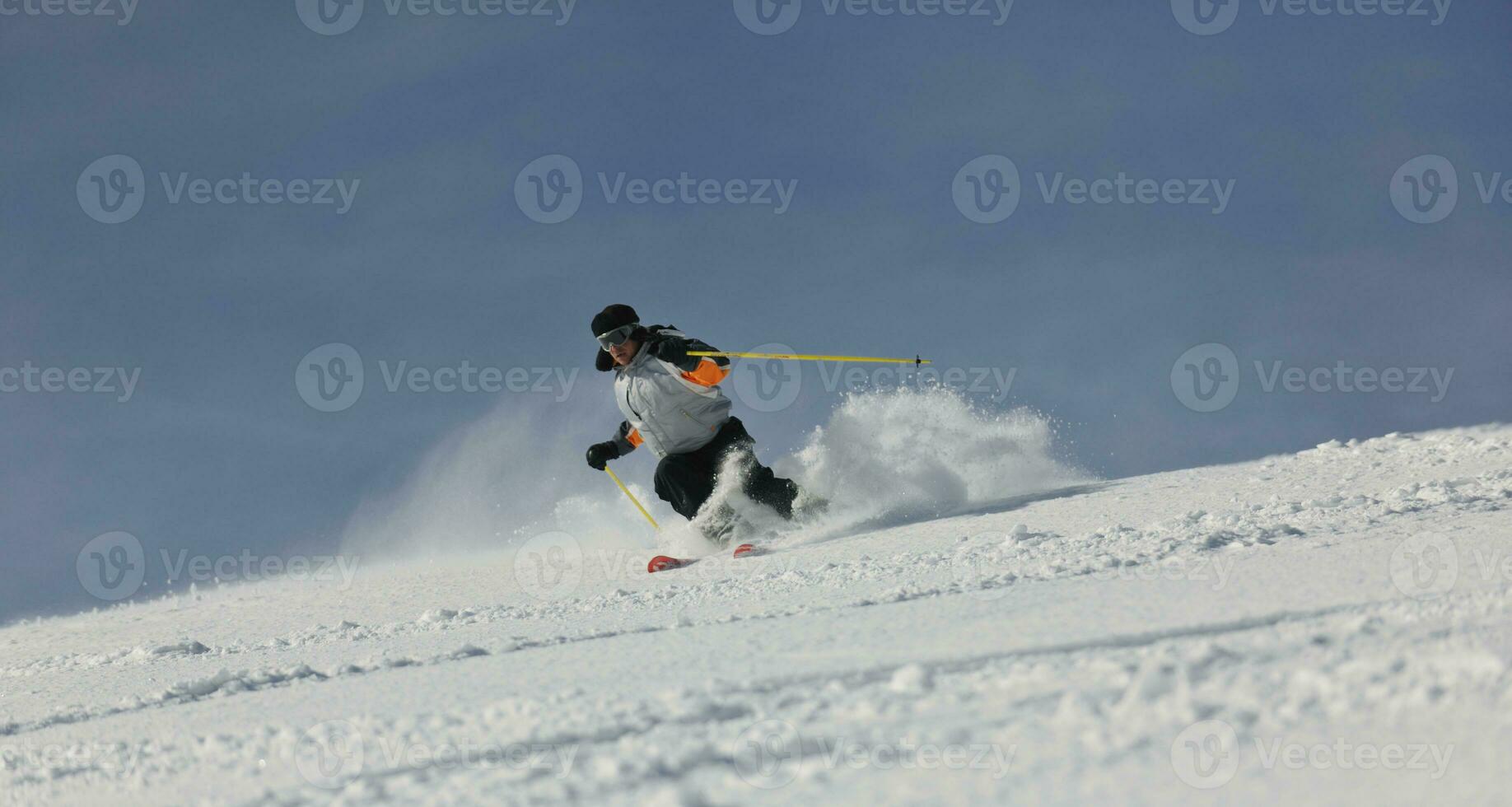 Skifahrer freie Fahrt foto