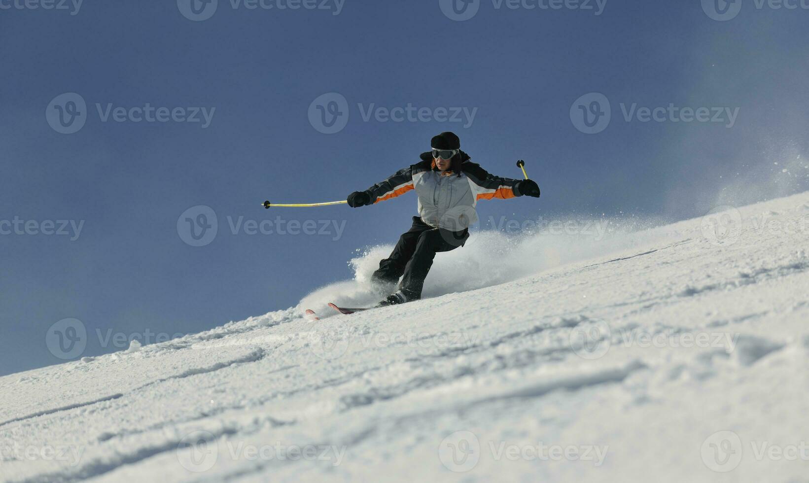 Skifahrer freie Fahrt foto