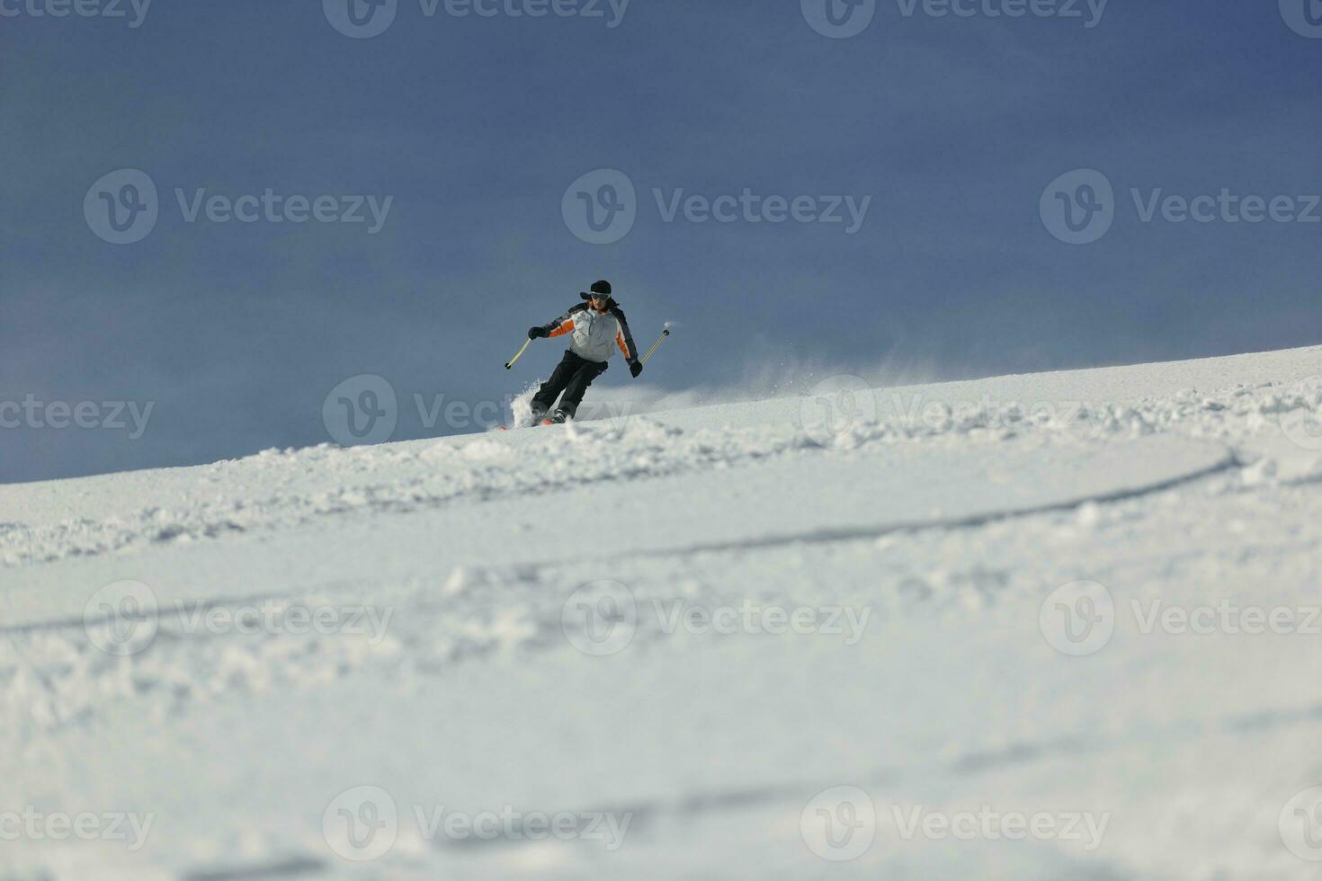 Skifahrer freie Fahrt foto