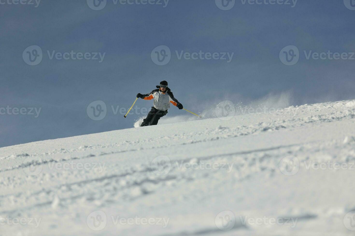 Skifahrer freie Fahrt foto