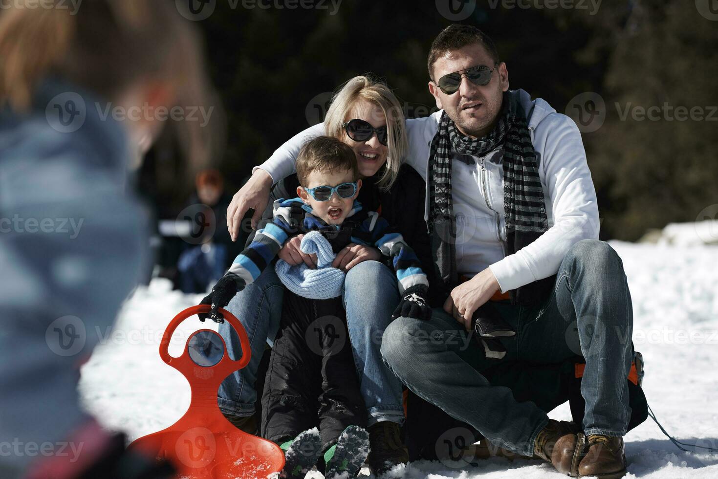 Familienporträt am schönen Wintertag foto