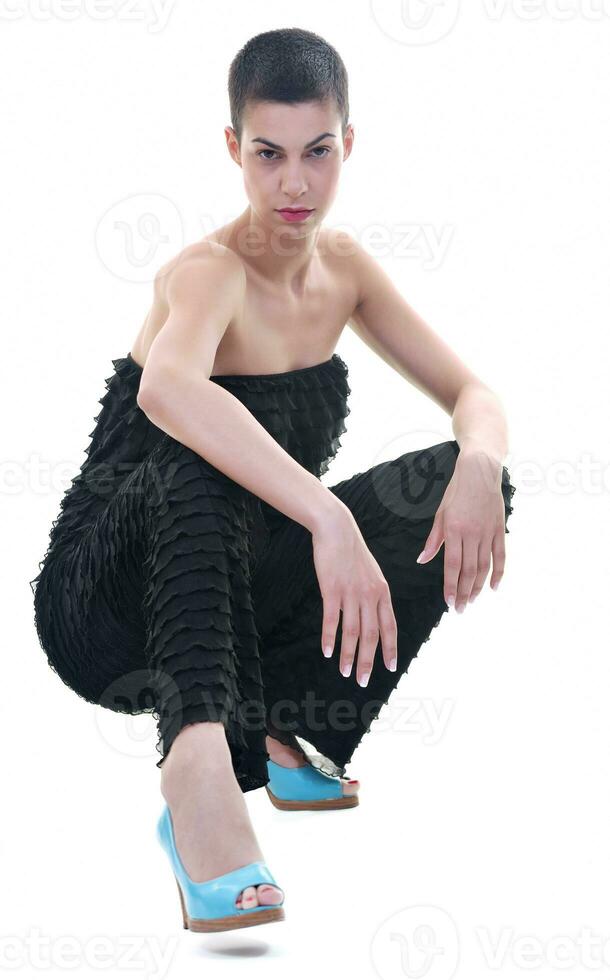 Brünette weibliche Model posiert isoliert auf weißem Hintergrund foto