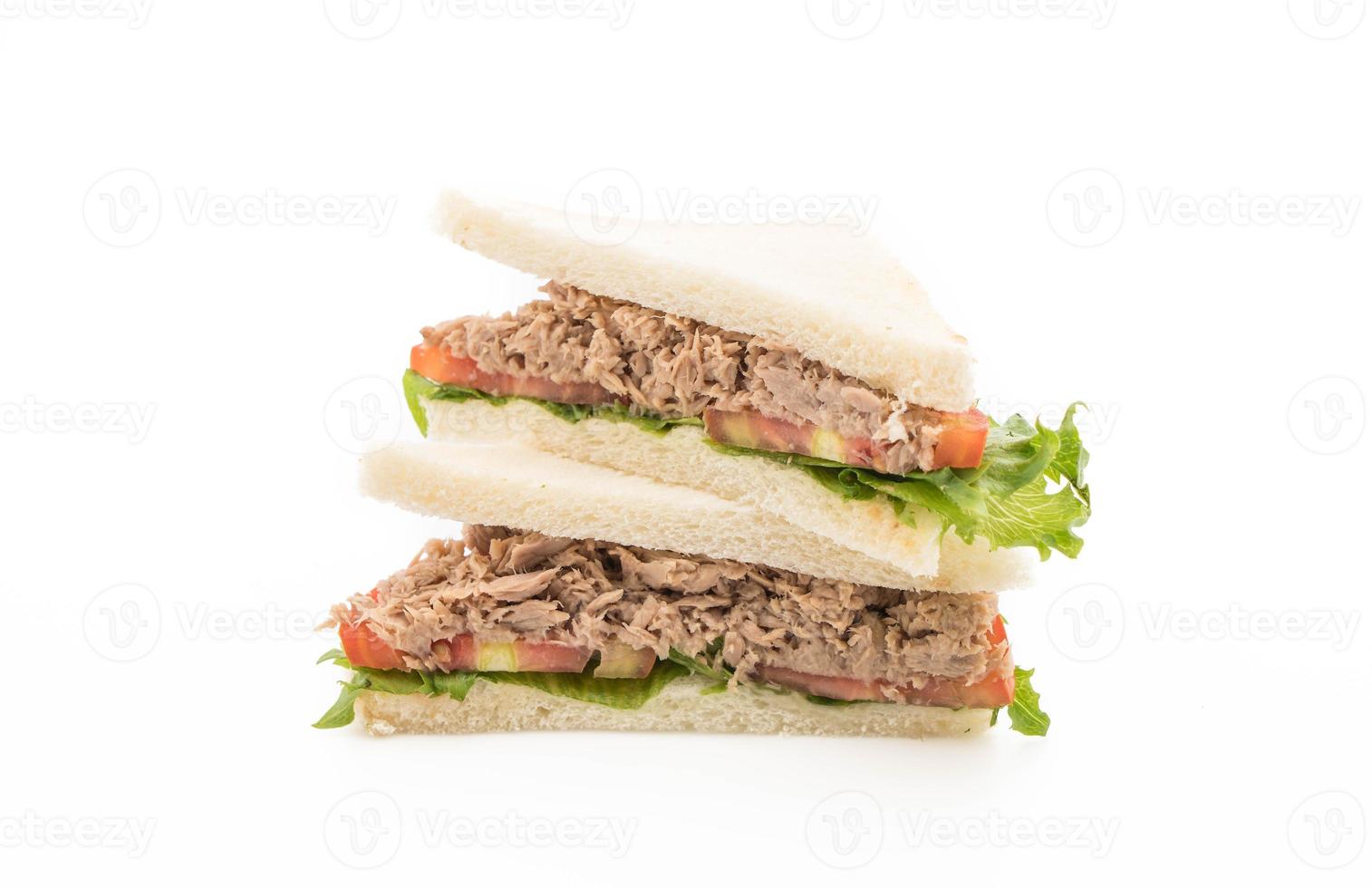 Thunfischsandwich auf weißem Hintergrund foto