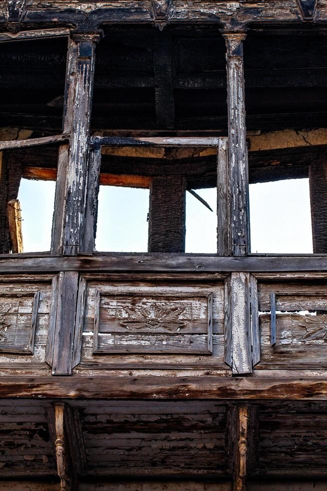 abstraktes altes Gebäude beherbergt Fenster foto