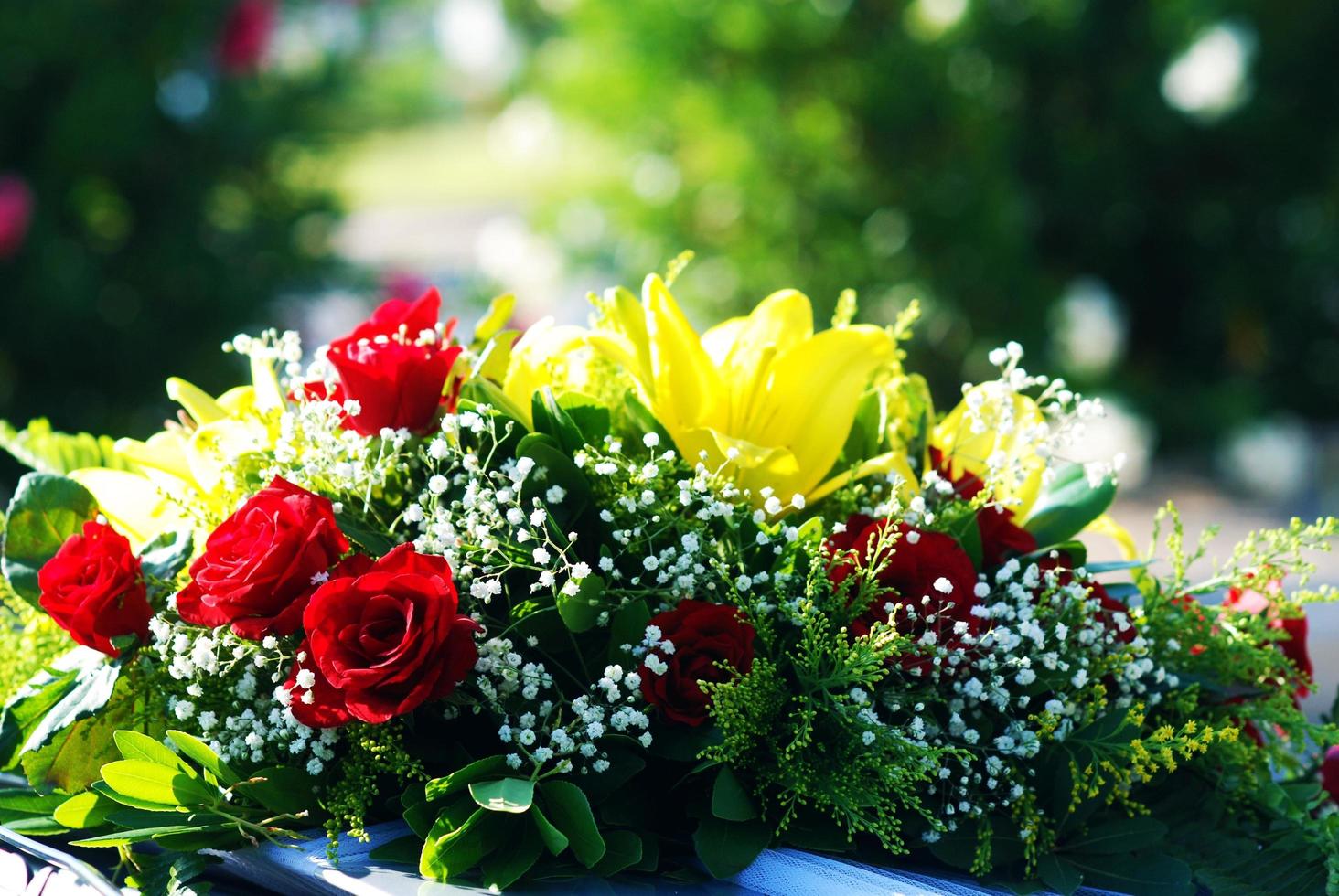 romantische und emotionale Hochzeitsblumen foto