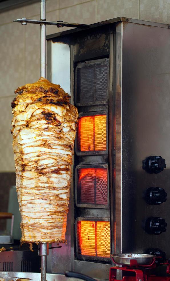 türkisches traditionelles essen leckeres dönerfleisch foto