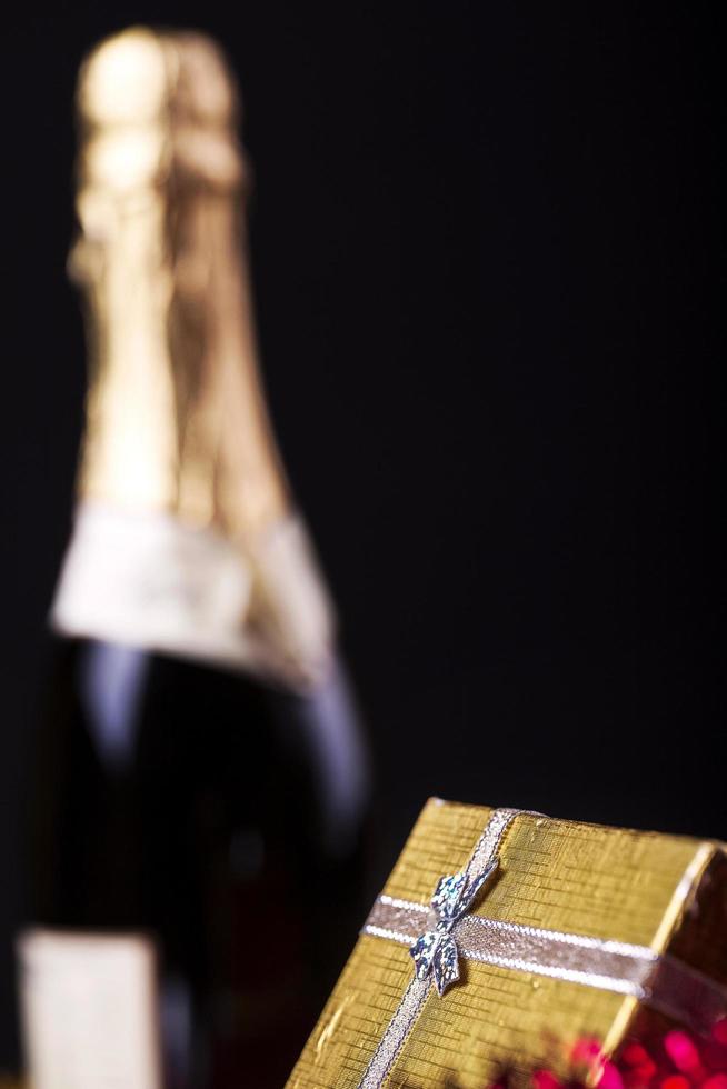 Weihnachten Geburtstag Valentinstag Champagner Geschenkbox Konzept foto