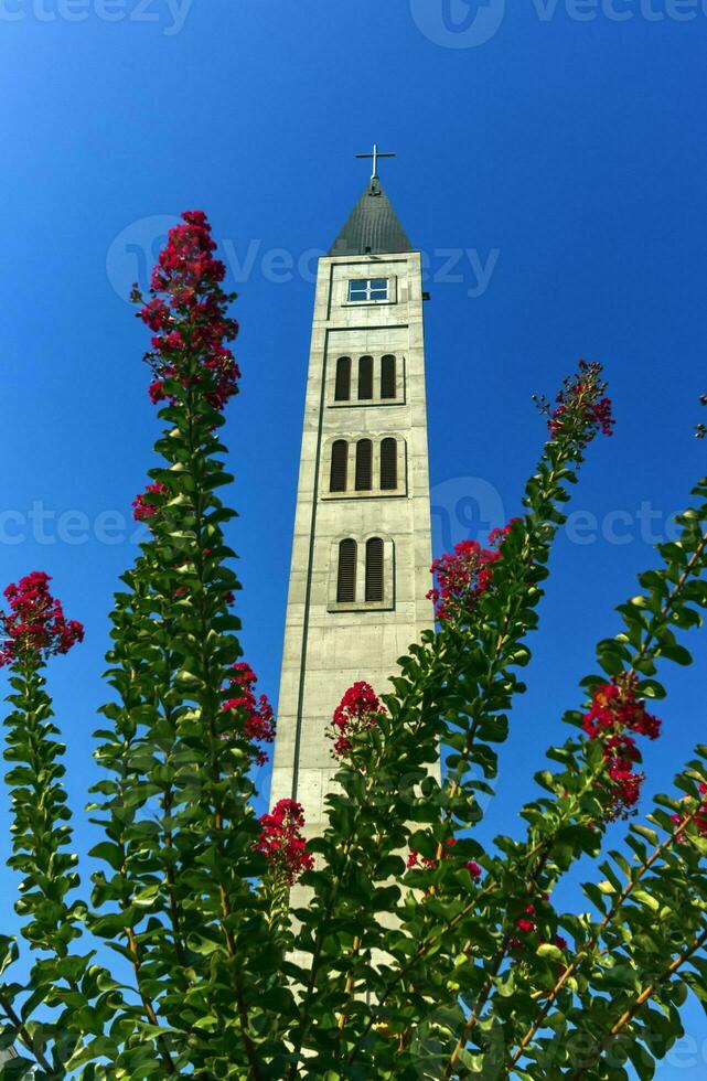 Franziskaner Kloster von Heilige Lukas Turm im Mostar, Bosnien und Herzegowina foto