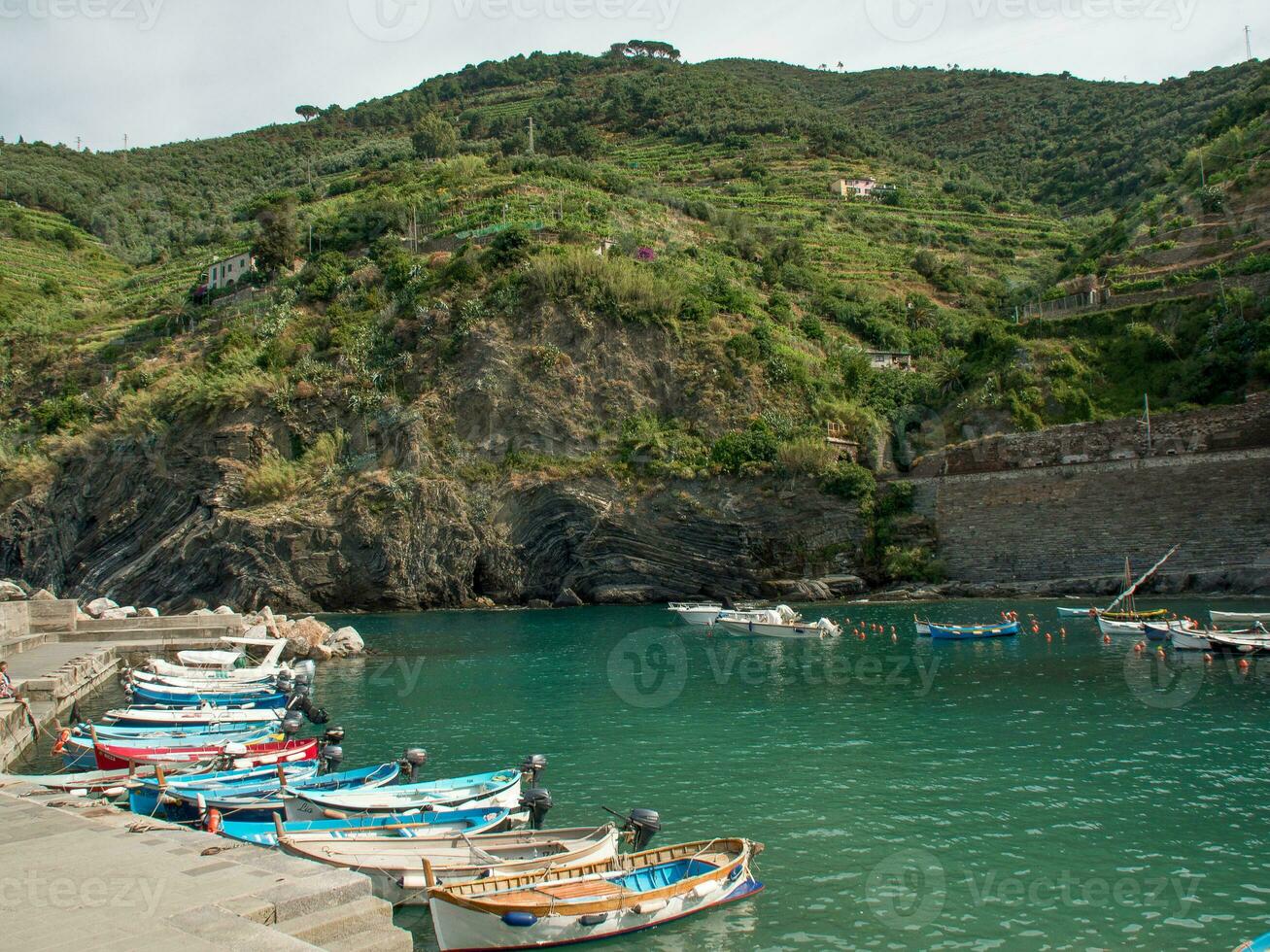 cinque terre beim das Mittelmeer Meer foto