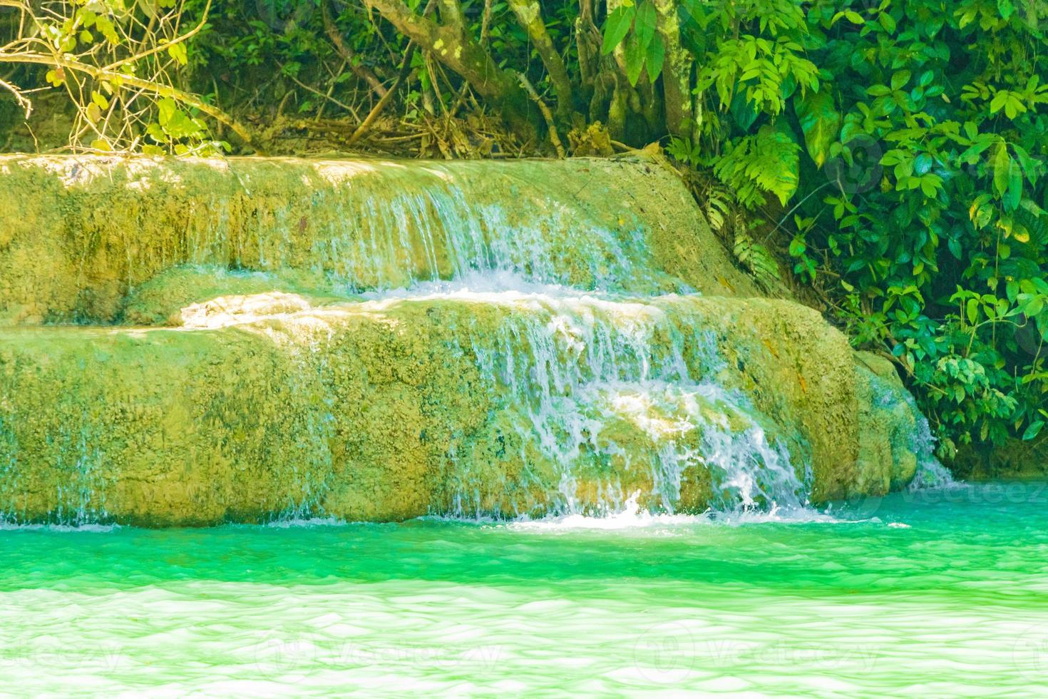 Kuang Si Wasserfall in Luang Prabang, Laos foto