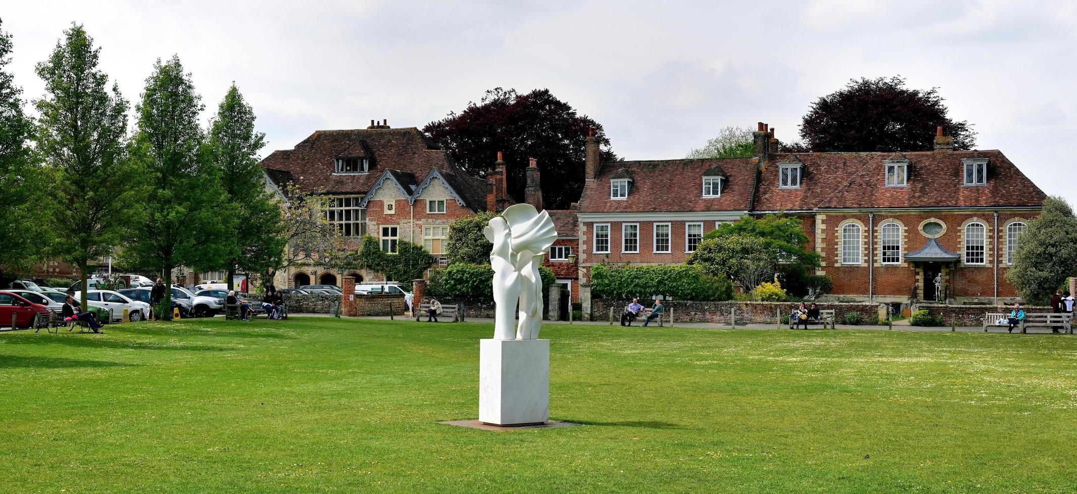 Salisbury, England - 30. April 2019, Skulptur auf dem Gelände der Kathedrale von Salisbury? foto